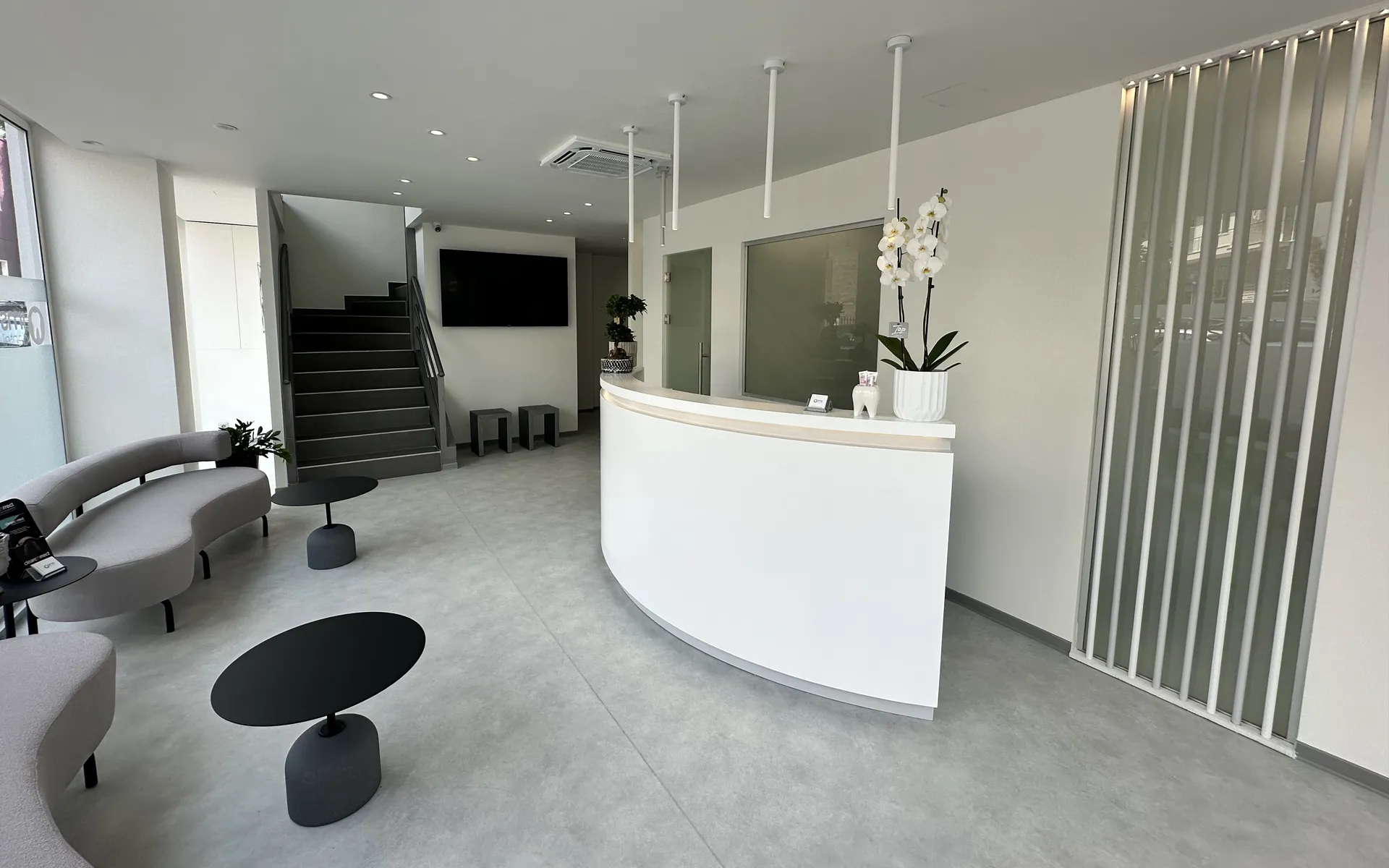 Der Empfang von IMS Dental in Chalandri